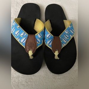Size 8 women’s Douglas Paquette flip flops. Blue , yellow sailboat pattern.